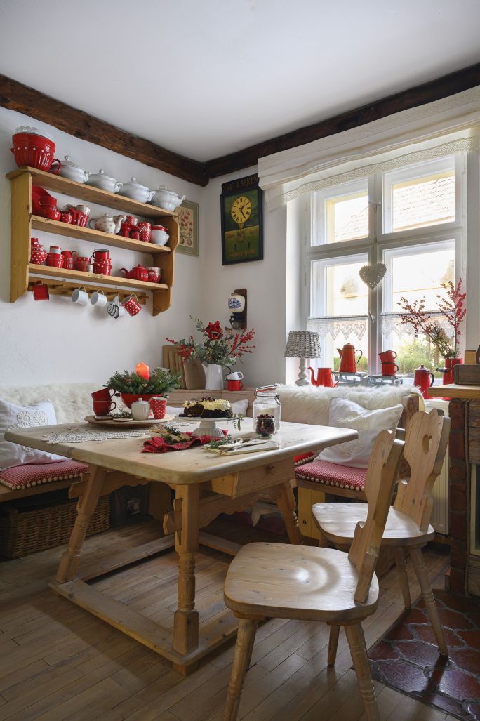 Śląski dom inspirowany Bawarią jadalnia