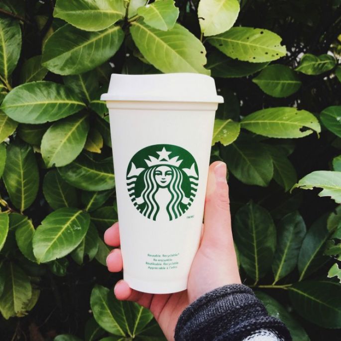 Eko news: Starbucks do 2030 stanie się resource-positive