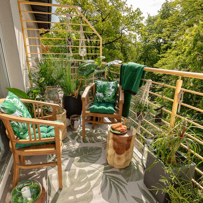 Jak urządzić mały balkon w bloku? Ciekawe inspiracje i aranżacje. mały balkon inspiracje