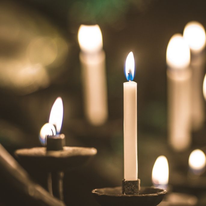 Dziś dzień świętej Łucji, a w Skandynawii Święto Świateł. Czy wiesz, jaki ma związek z płaczem niemowląt i dlaczego należy unikać pecha w tym czasie? Dziś dzień świętej Łucji, a w Skandynawii Święto Świateł. Czy wiesz, jaki ma związek z płaczem niemowląt i dlaczego należy unikać pecha w tym czasie?