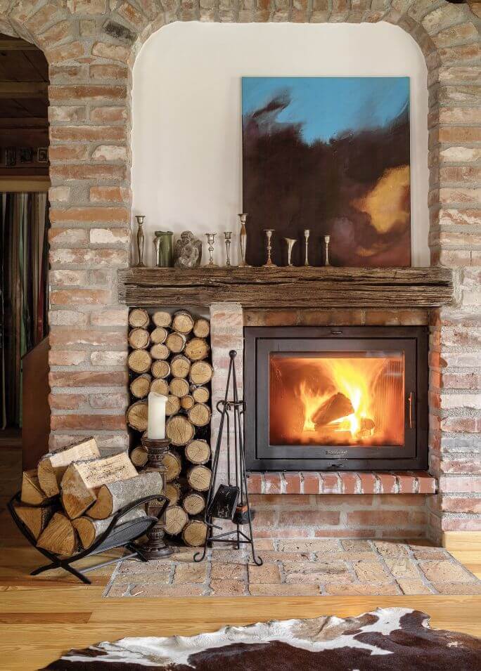 kominek w stylu rustykalnym