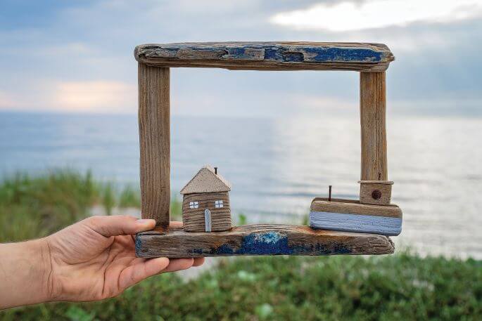 KAŻDY ZNALEZIONY NA PLAŻY FRAGMENT DREWNA MOŻNA "PRZEROBIĆ" NA COŚ WYJĄTKOWEGO