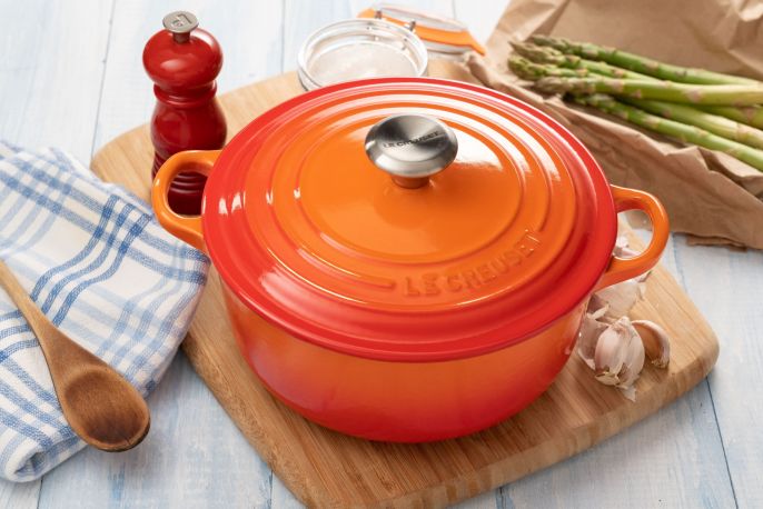 Żeliwne garnki Le Creuset są nie tylko solidnie wykonane, ale i bardzo efektowne
