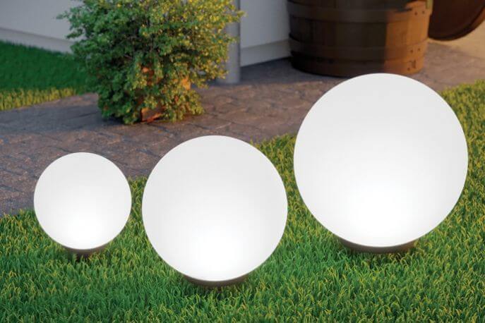 Moon – wbijana w trawę, za taką o szer. 35 cm zapłacisz 139 zł, leroymerlin.pl