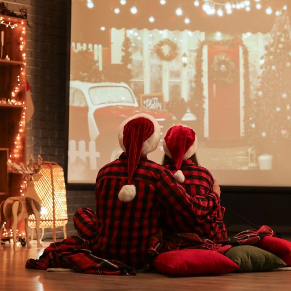 11 filmów i seriali świątecznych - polecamy klasyki i nowości, które wprawią was w dobry nastrój 11 filmów i seriali świątecznych - polecamy klasyki i nowości, które wprawią was w dobry nastrój