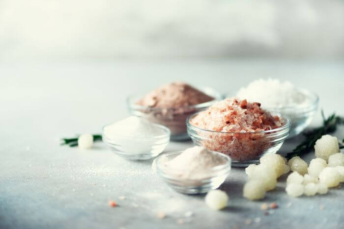 Naturalne kosmetyki z soli, które zrobisz w domu