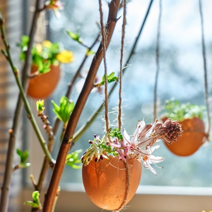 Wielkanocne dekoracje z gałązek i skorupek gotowe
