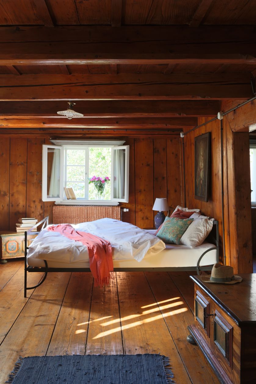 Drewniana sypialnia