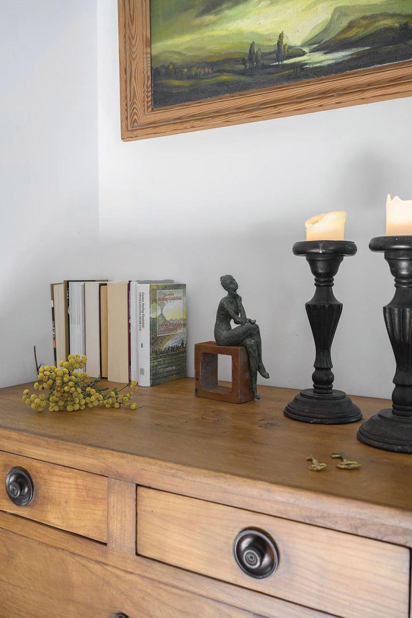 drewniany dom pod miastem