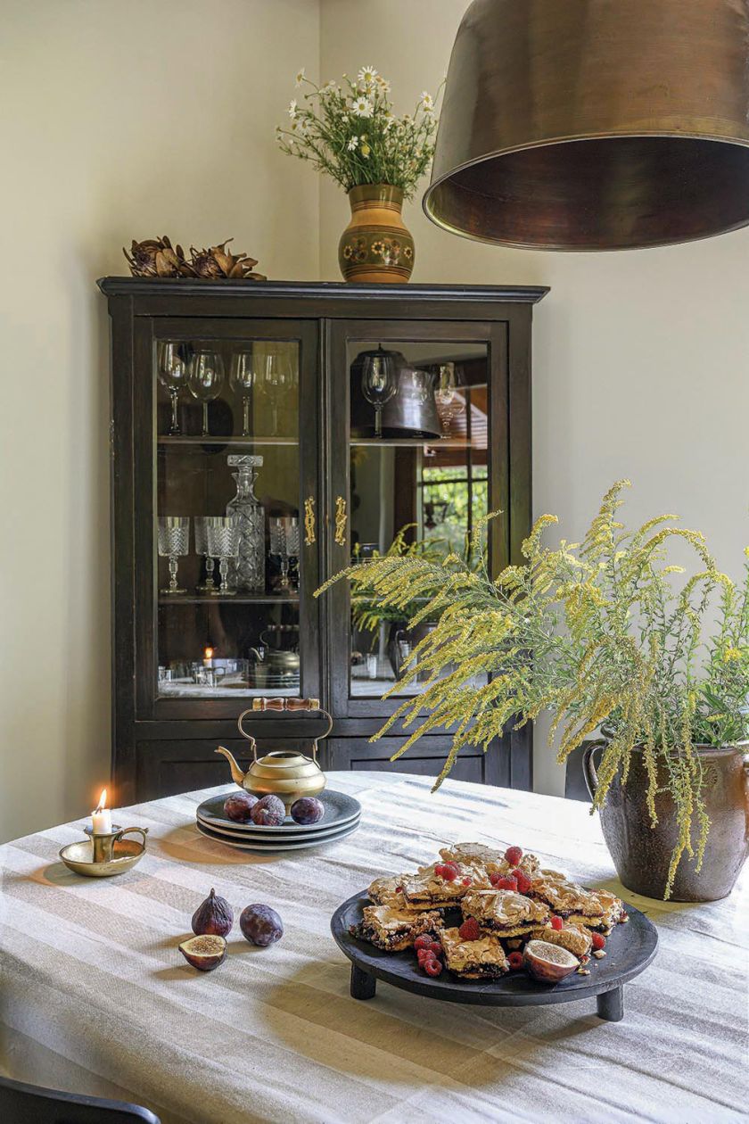 drewniany dom pod miastem