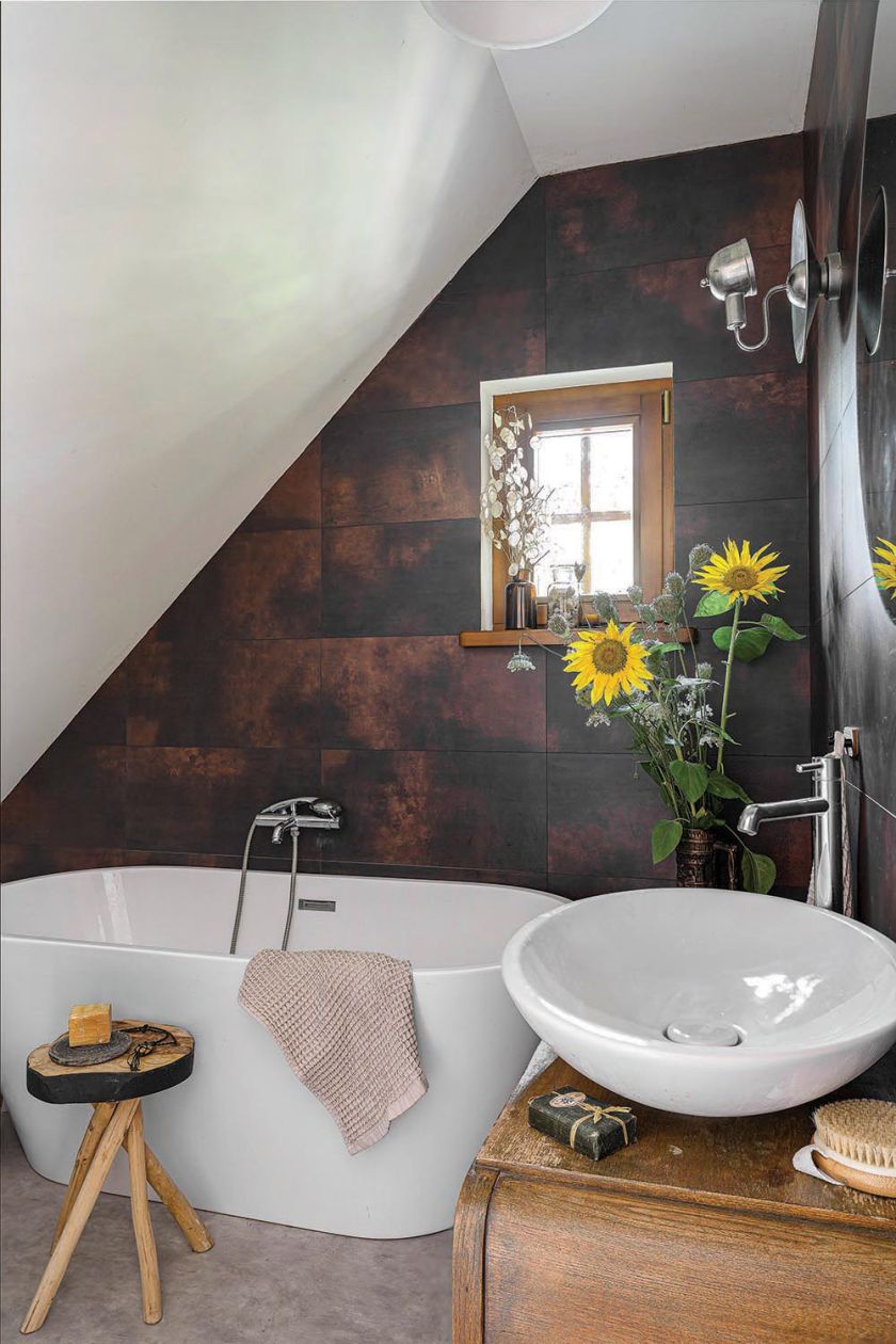 drewniany dom pod miastem