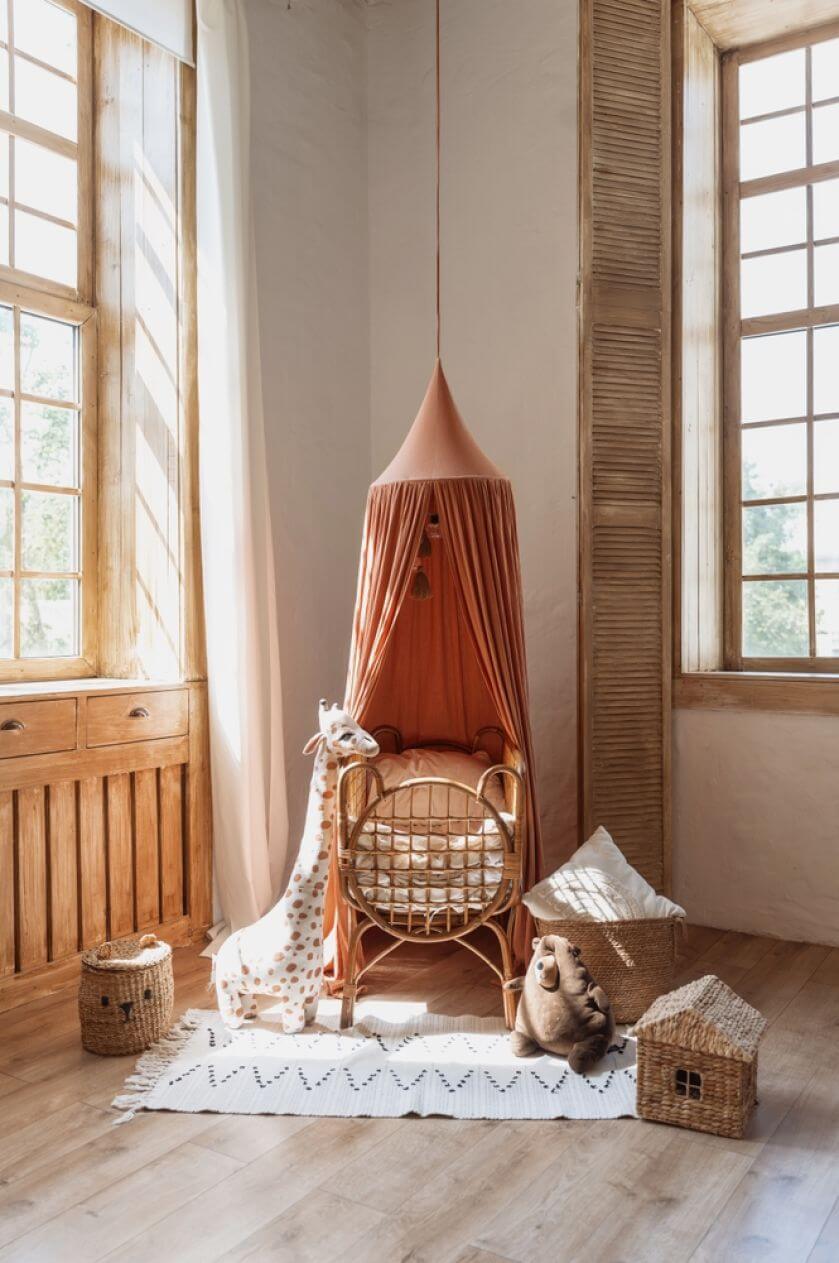 baldachim nad łóżkiem