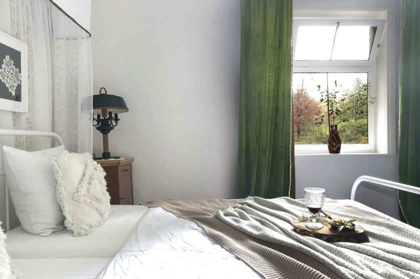 sypialnia w stylu cottagecore