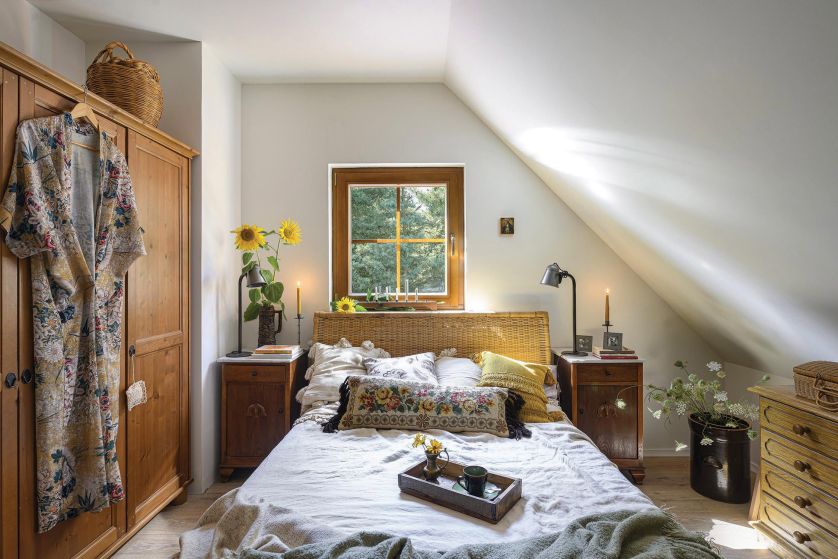 drewniany dom pod miastem