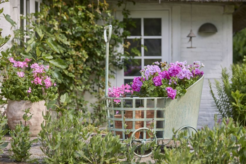 wiosenne dekoracje do ogrodu