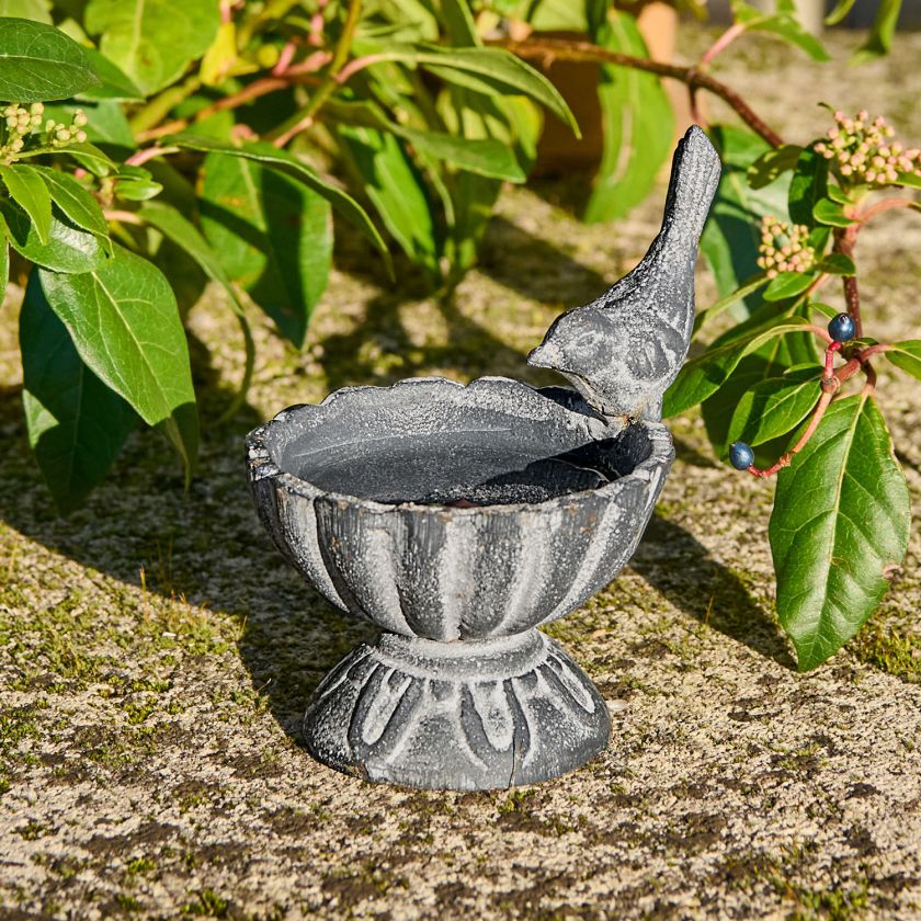 wiosenne dekoracje do ogrodu